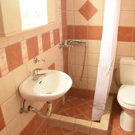 아파트 Little Yard & #3